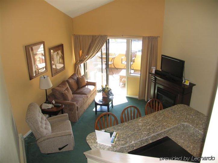 Pointes North Inn Charlevoix Phòng bức ảnh