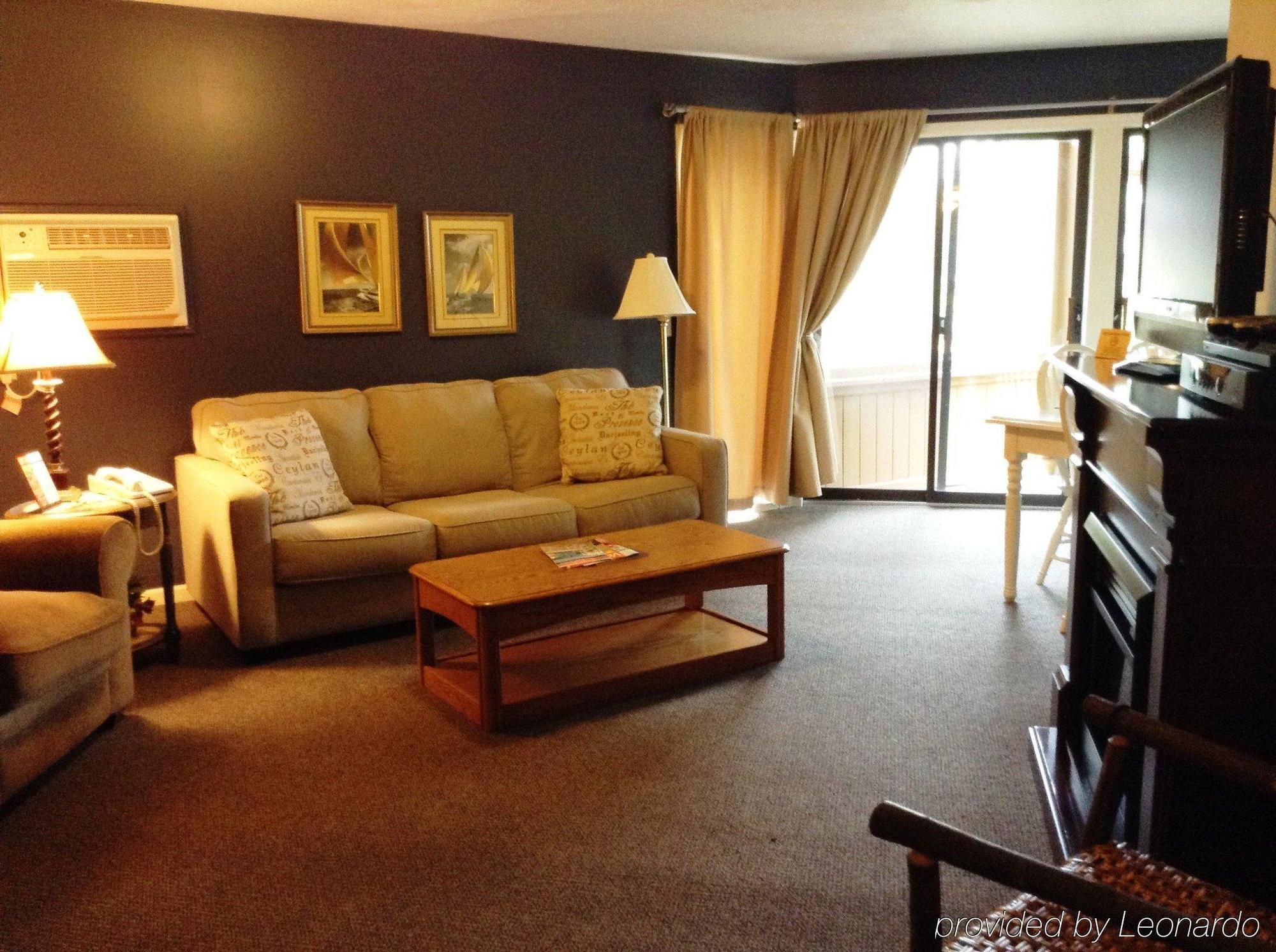 Pointes North Inn Charlevoix Ngoại thất bức ảnh