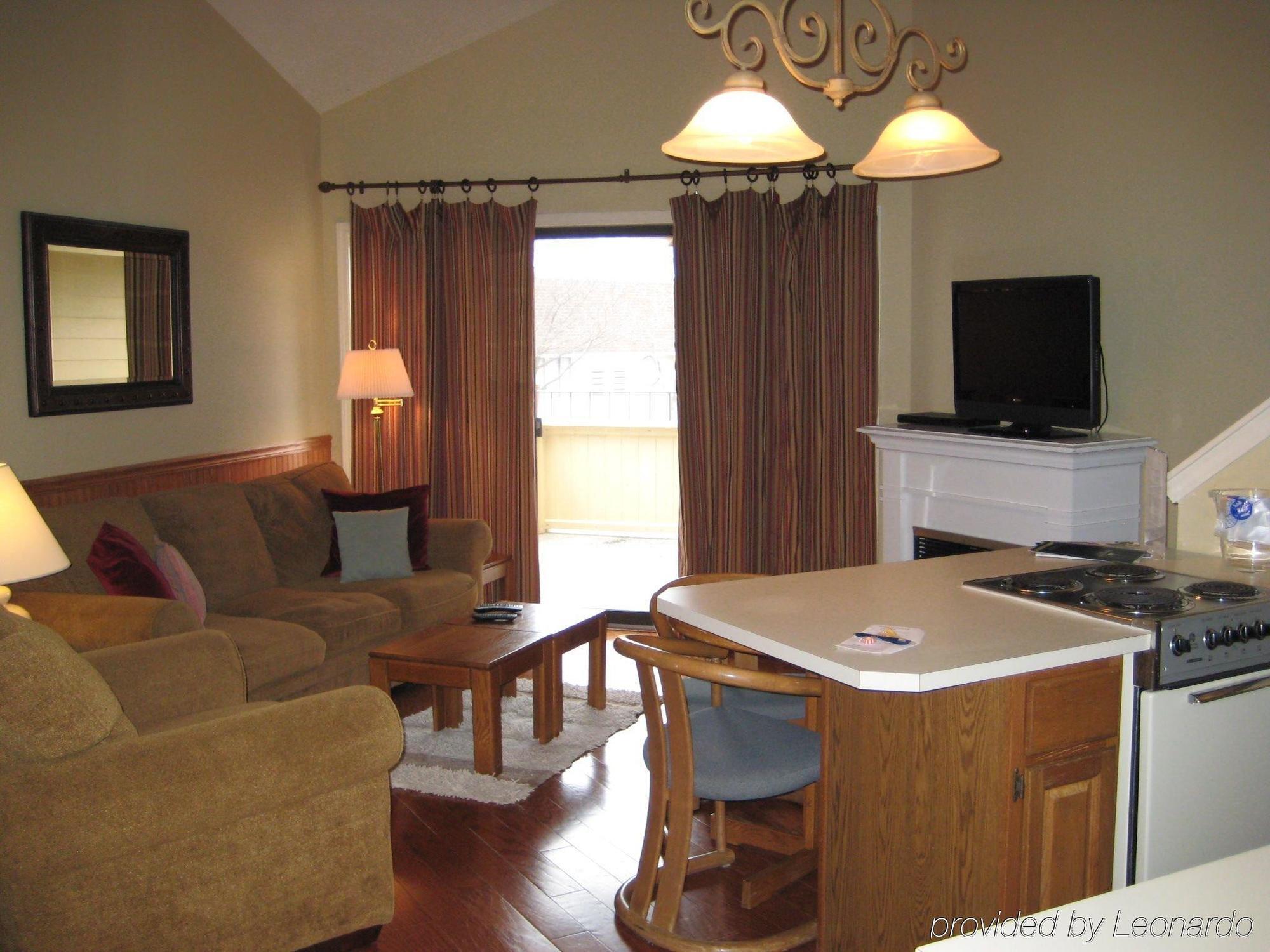 Pointes North Inn Charlevoix Phòng bức ảnh