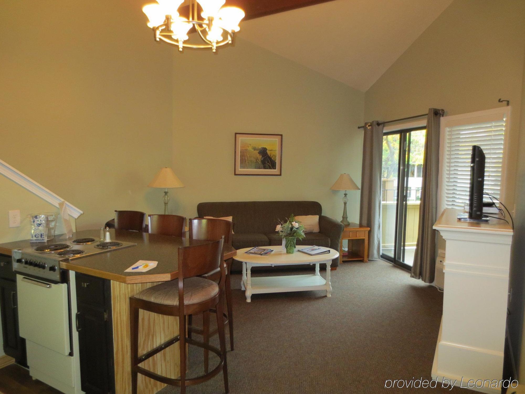 Pointes North Inn Charlevoix Ngoại thất bức ảnh