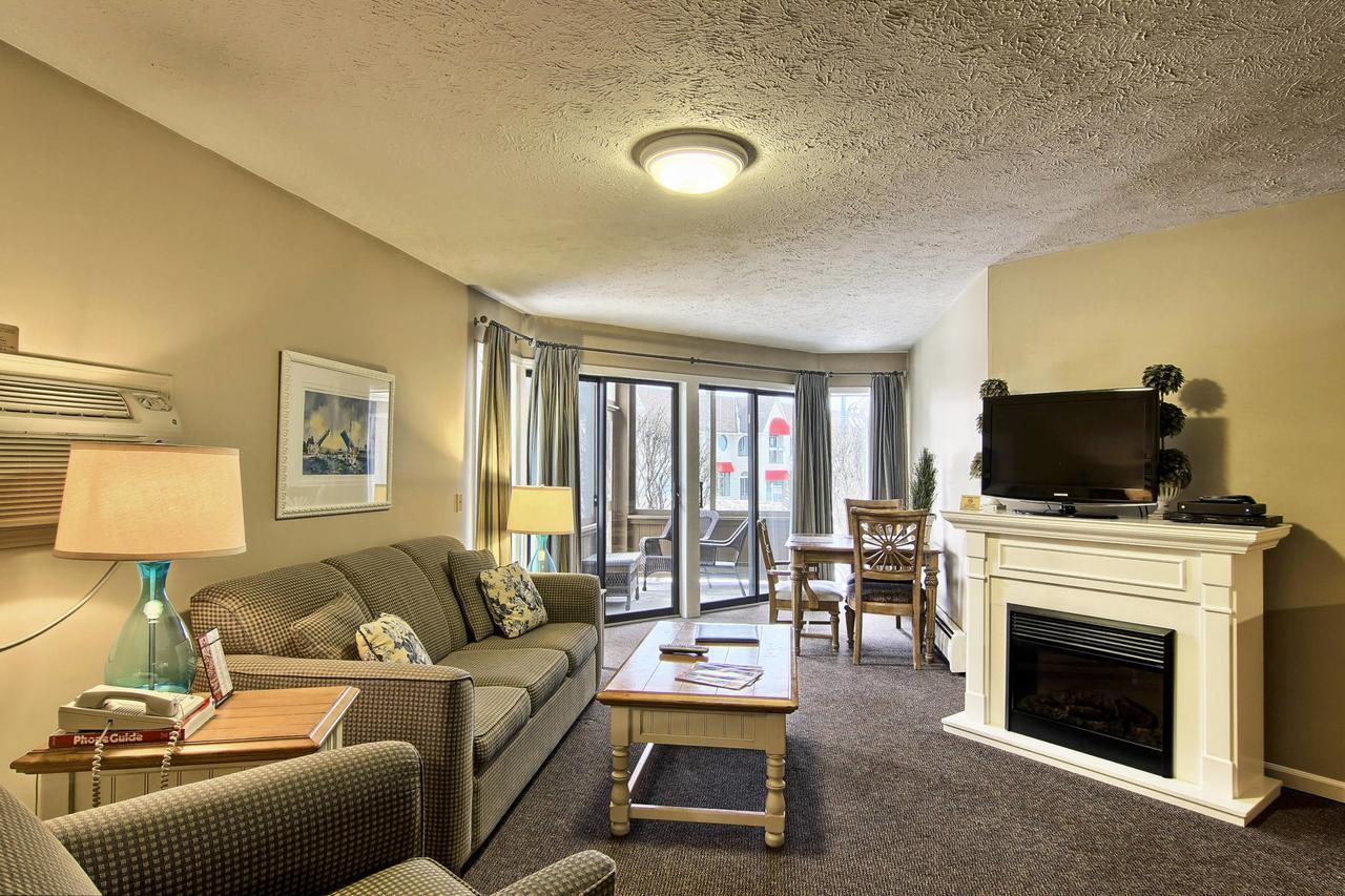 Pointes North Inn Charlevoix Ngoại thất bức ảnh