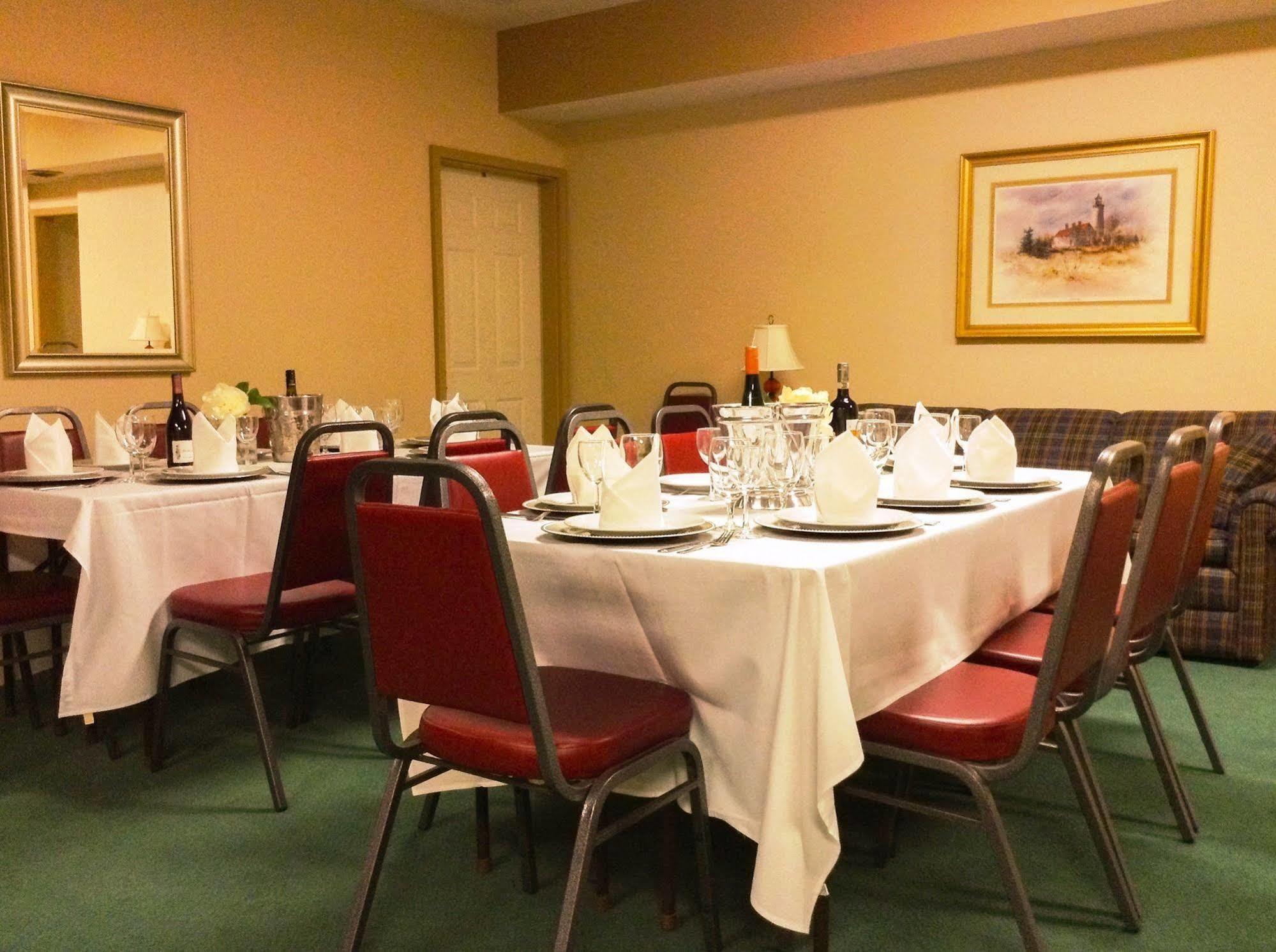 Pointes North Inn Charlevoix Ngoại thất bức ảnh