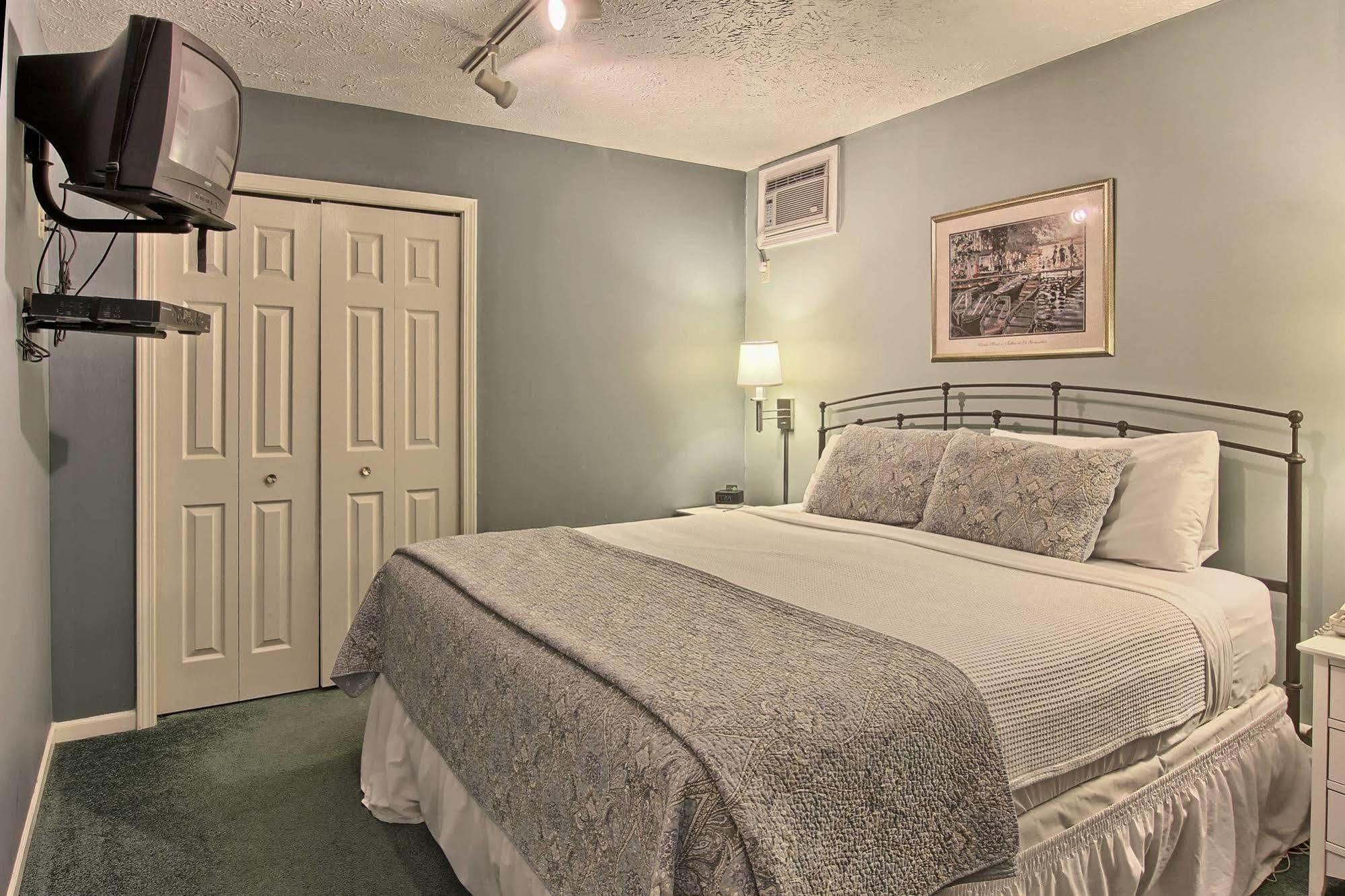 Pointes North Inn Charlevoix Ngoại thất bức ảnh