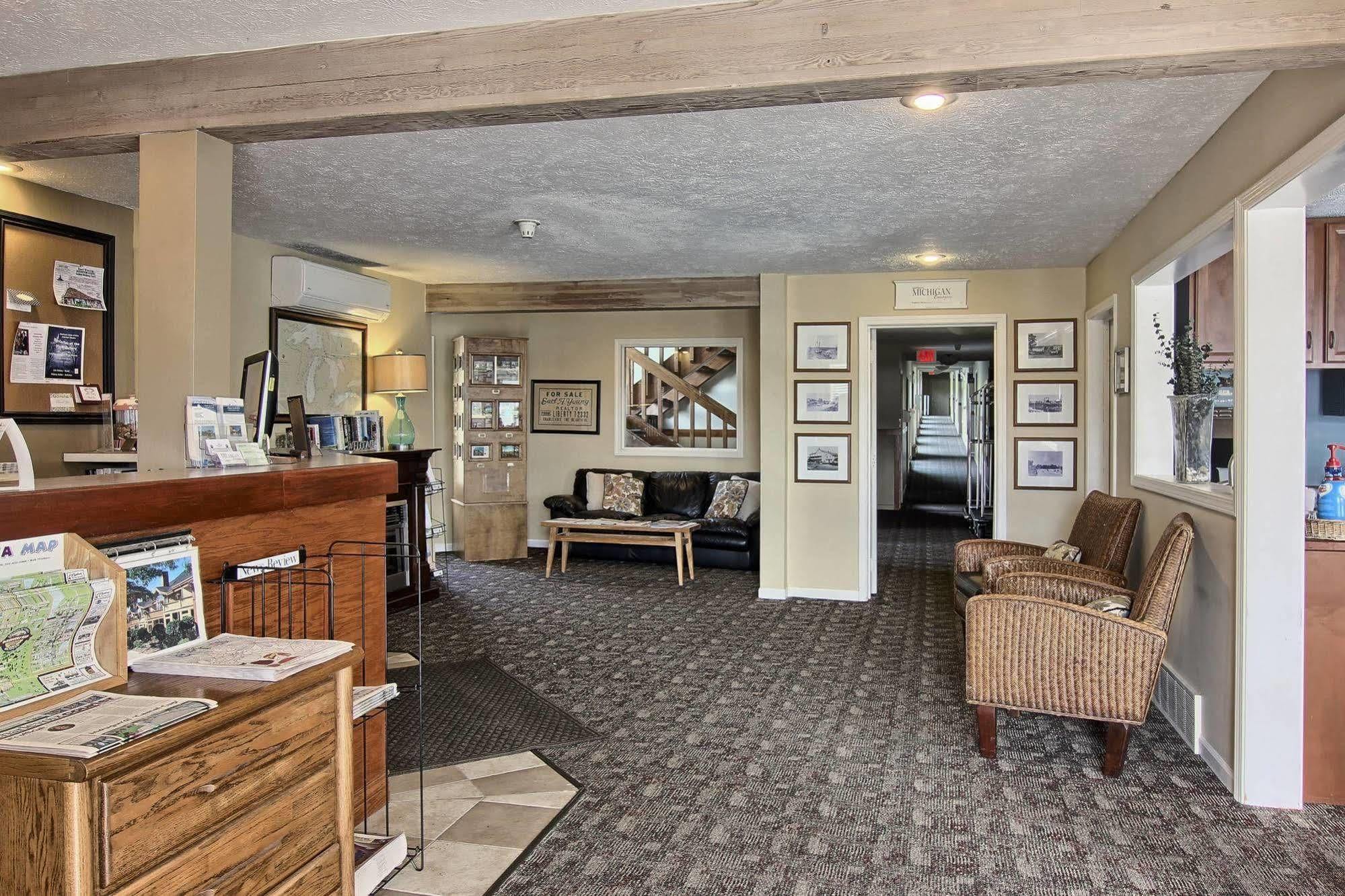 Pointes North Inn Charlevoix Ngoại thất bức ảnh